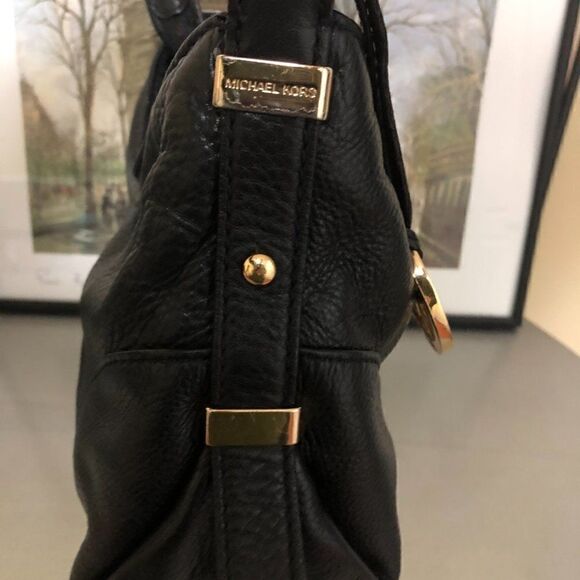 Michael Kors Black Shoulder Bag - Picture 5 of 16